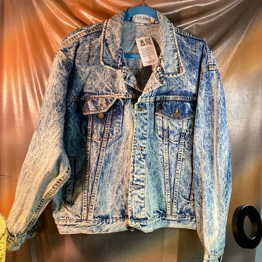Vintage 1980’s “Adonie” blue‎ acid wash jean jacket. 52” chest 203